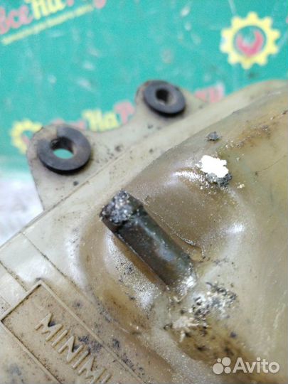 Бачок расширительный Audi А80 седан 1.8