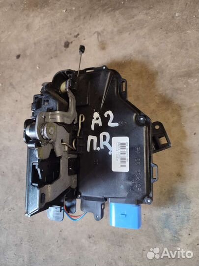 Замок правой двери Skoda, Vw