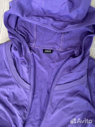 Фирменные вещи для спорта 42,44 размер