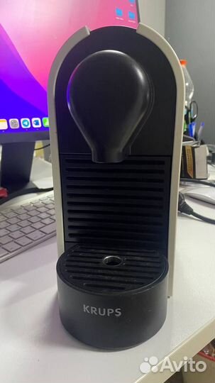 Капсульная кофемашина nespresso + капучинатор