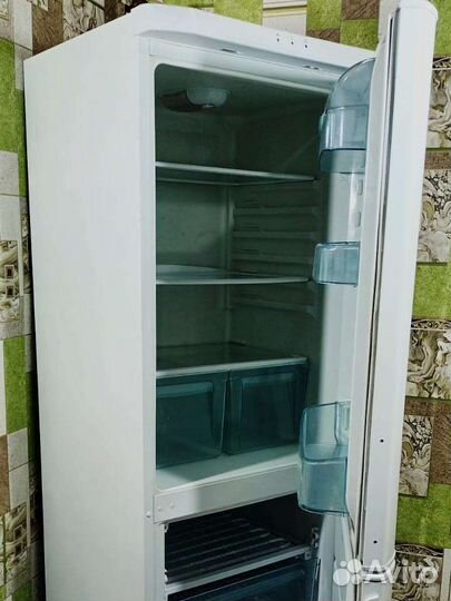 Холодильник бу в отличном состоянии