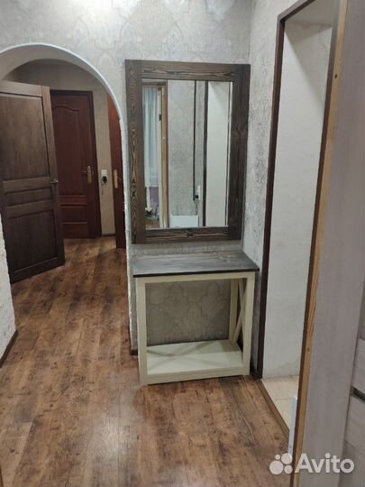 Консоль с зеркалом