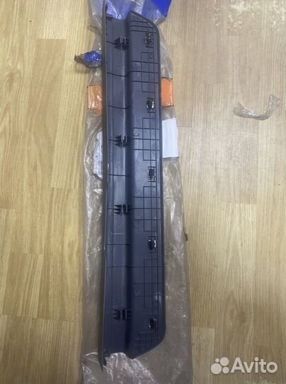 Накладка порога передней левой двери Elantra