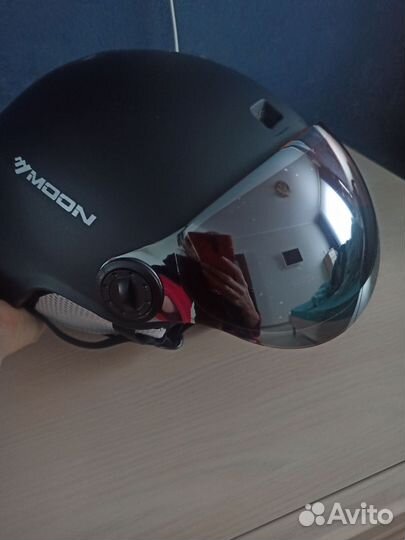 Горнолыжный шлем с визором