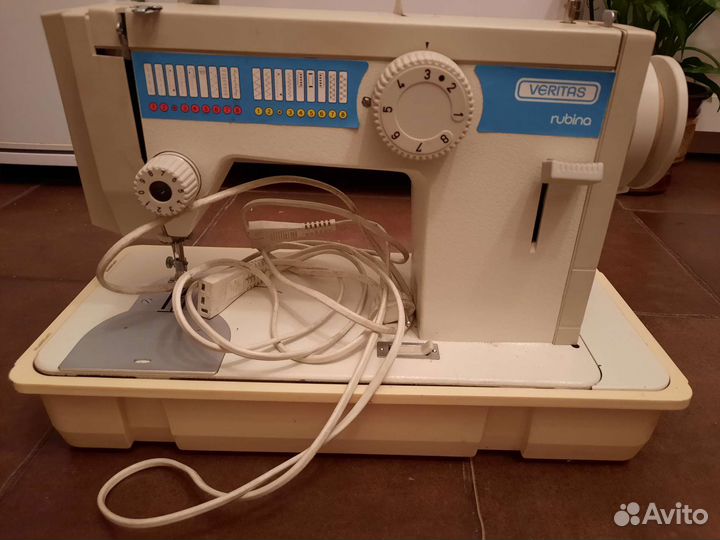 Швейная машина Veritas