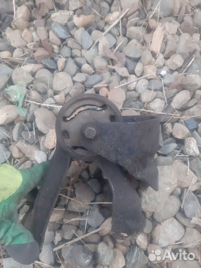 Подушка двигателя задняя на Лифан Солано 1