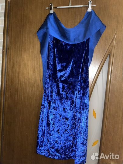 Синее бархатное платье