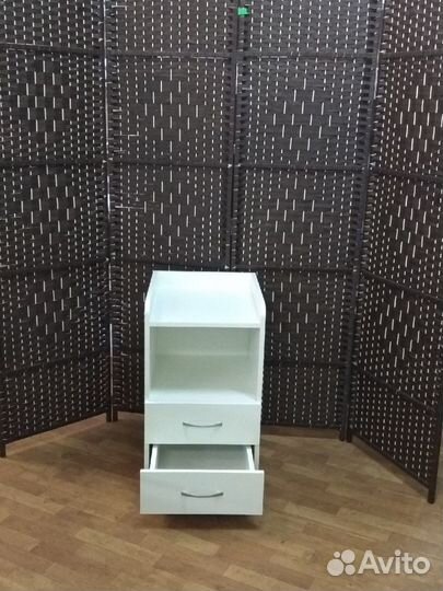 Косметологическая тележка / этажерка / столик