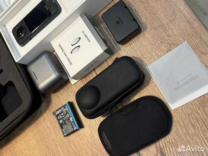 Экшн камера Insta 360 x3 с аксессуарами