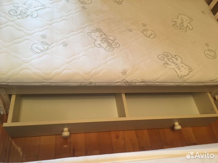 Детская кроватка