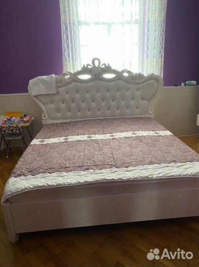 Кровать,шкаф