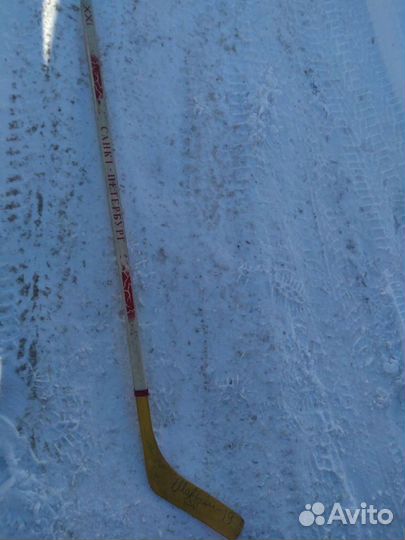 Хоккейная клюшка с автографом В. Шадрина