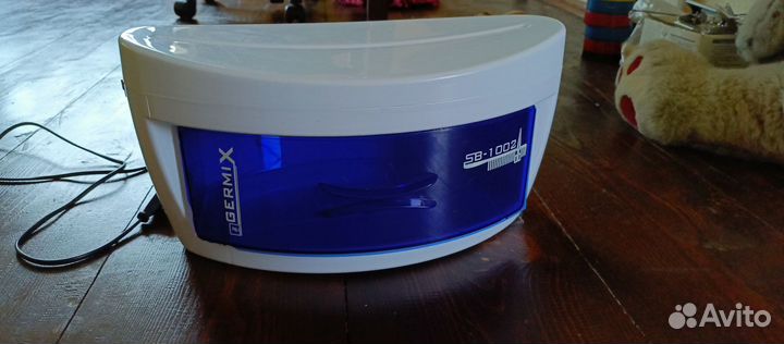 Стерилизатор для маникюрных инструментов Germix