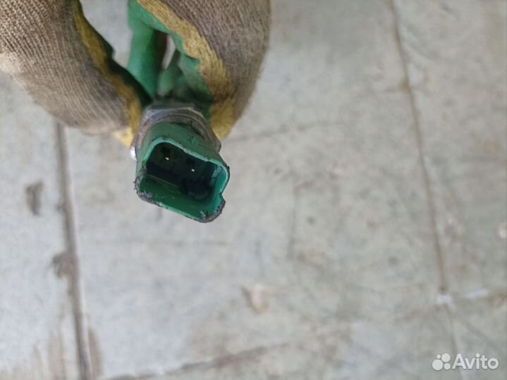 Датчик уровня масла Citroen-Peugeot 96546136