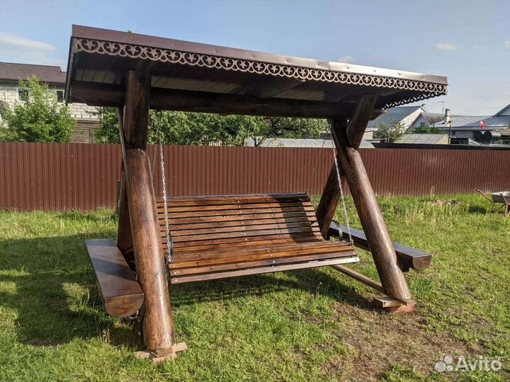 Садовая качель из бревна