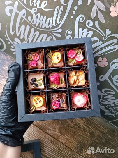 Подарочный шоколад ручной работы