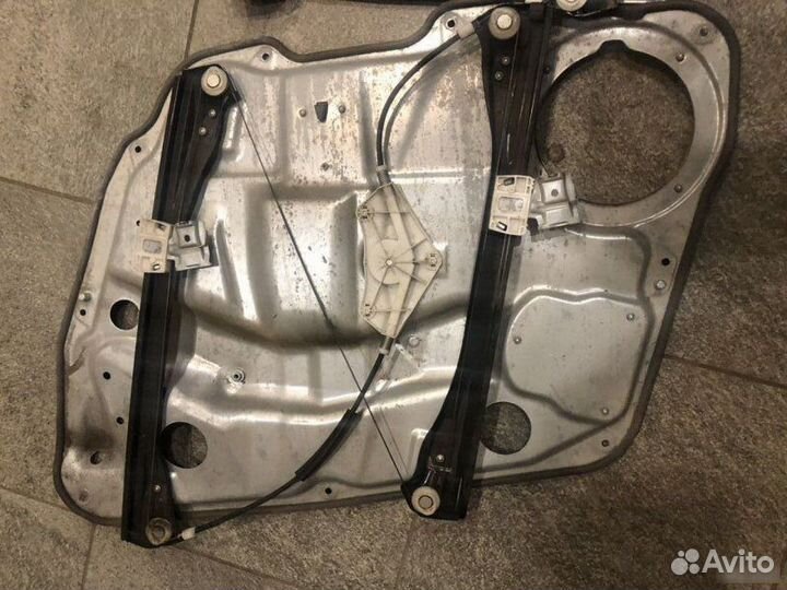 Стеклоподъемник Mercedes-Benz W164