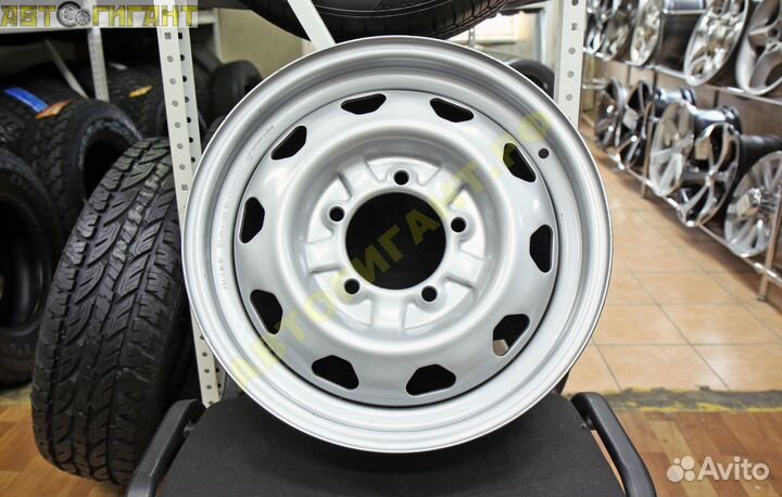 Диск стальной trebl (LT2883D) R16*6.5 5*139,7 ET+40, цо 108,6мм Серебро