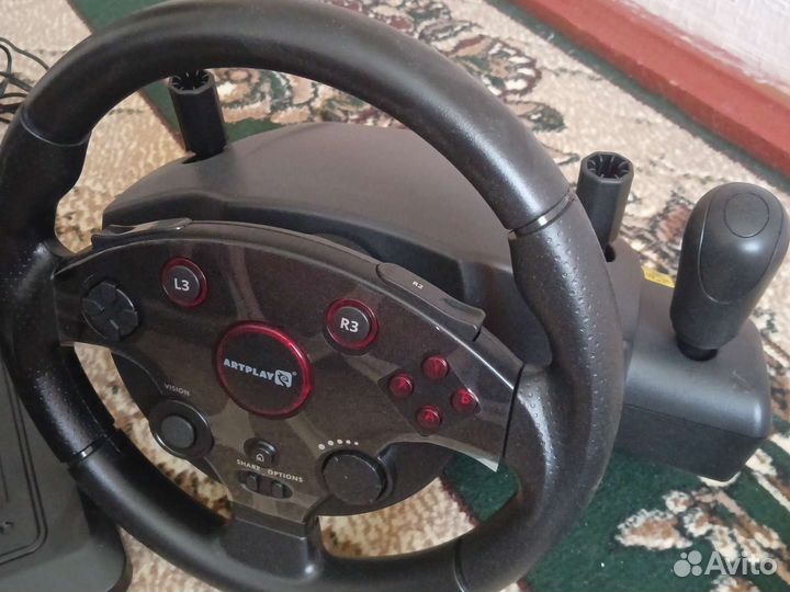 Игровой руль с педалями