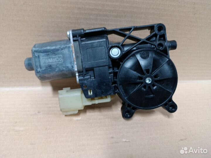 Моторчик стеклоподъёмника задний правый Ford Kuga