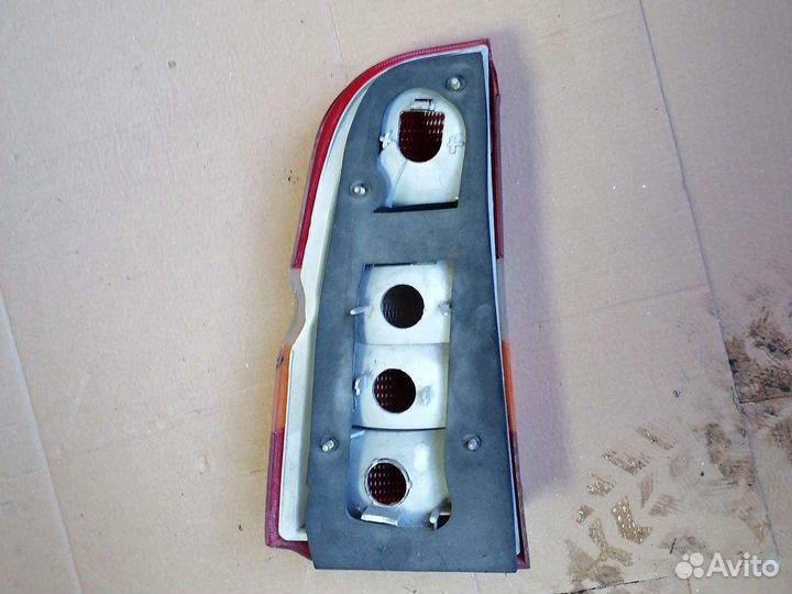 Фонарь задний правый Ford Escort 5 91AG13A602