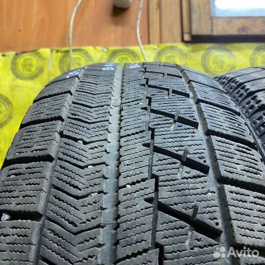 Bridgestone Blizzak VRX 215/60 R17 96S