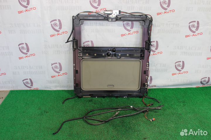 Люк в сборе на Chevrolet Suburban GMT800