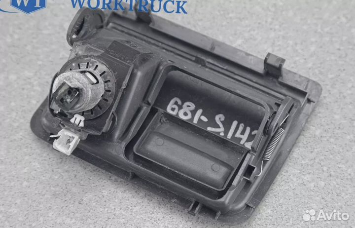 Панель под пепельницу и прикуриватель в сборе Скан