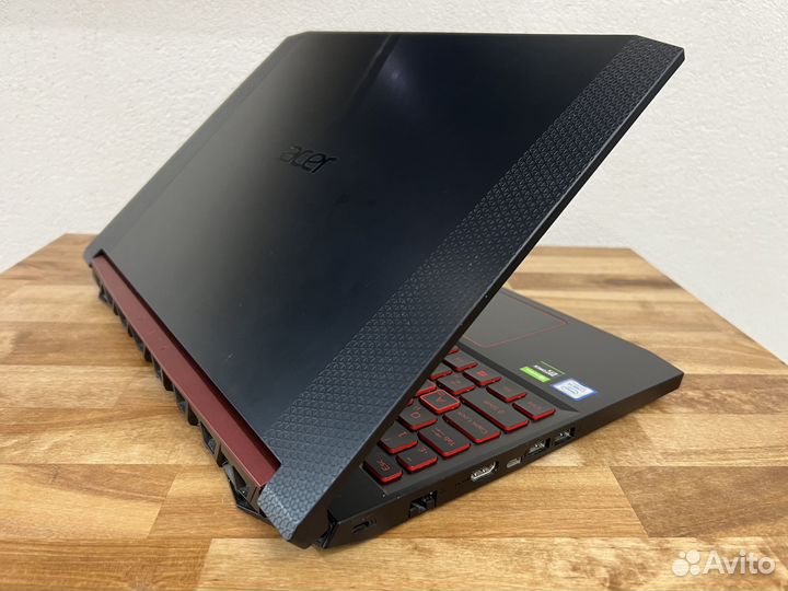 Монстр Nitro 8 ядер i5-8300H 12Gb SSD 512G GTX1050