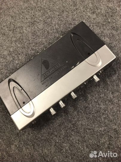 Аналоговый микшер Behringer minimon MON800