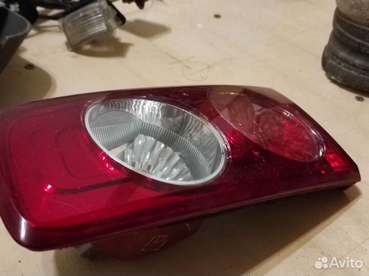 Фонарь задний / стоп сигнал запчасти Mazda Demio