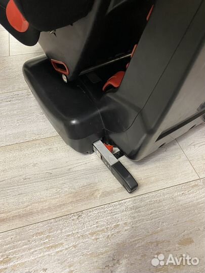 Автомобильное детское кресло с isofix Siger