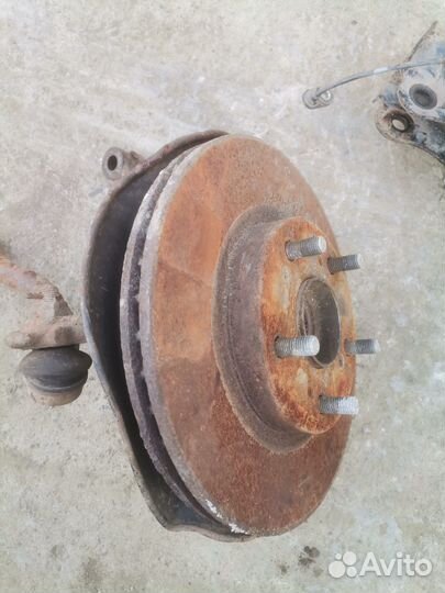 Honda civic 5d МКПП передний правый кулак