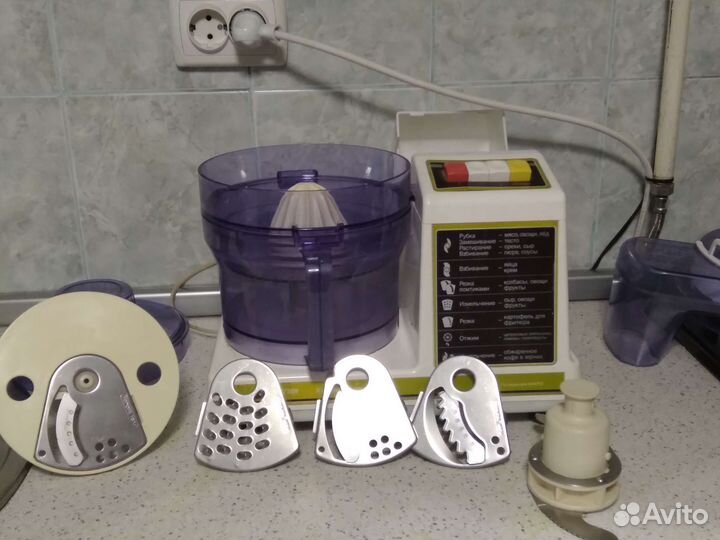 Продаю кухонный комбайн