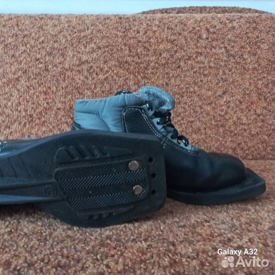 Лыжные ботинки