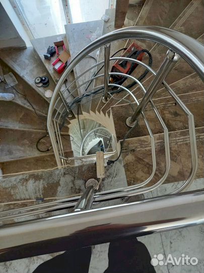 Ограждения, перила лестниц