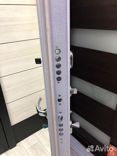 Дверь входная металлическая