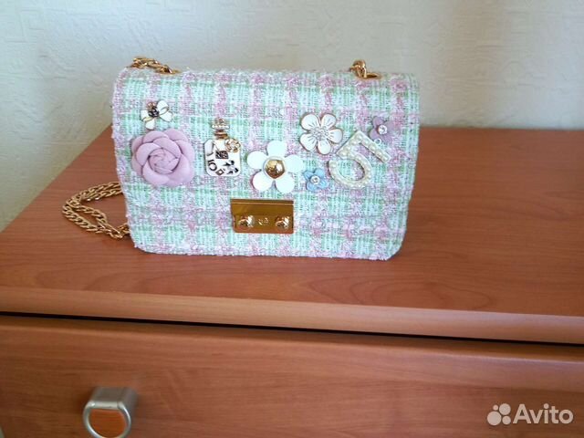 Дизайнерская маленькая сумочка на цепочке