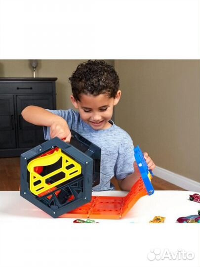 Трек Hot Wheels портативный экшн новый