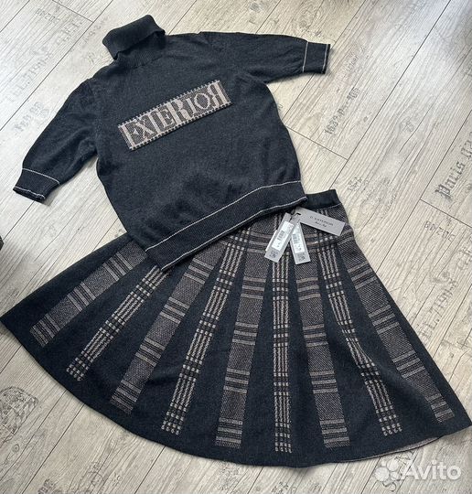 Костюм D'Exterior, юбка и джемпер