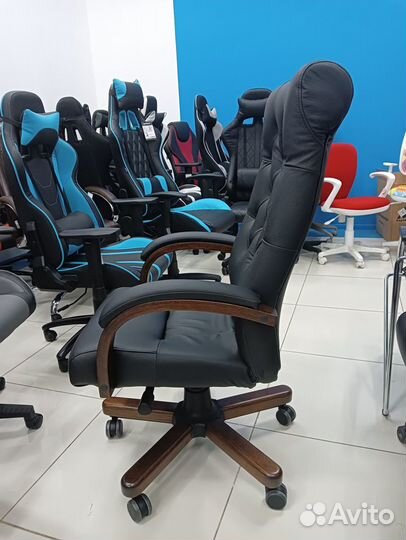 Кресло для руководителя Т9928 кожа