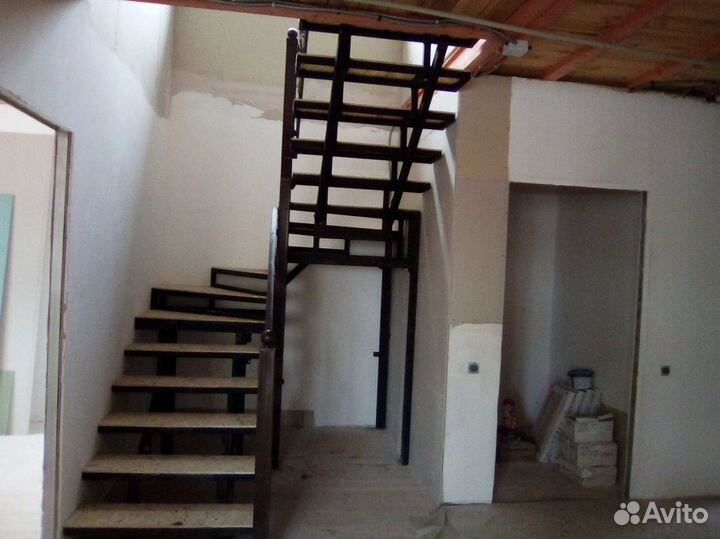 Лестница из металла