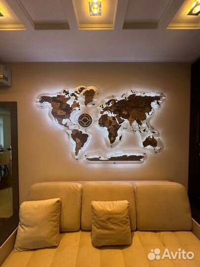 Карта мира на подложке из оргстекла