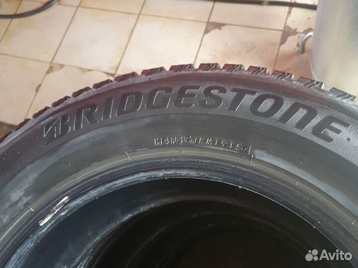 Bridgestone Blizzak Spike-01 225/65 R17 106T