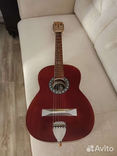 Акустическая гитара