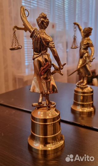 Статуэтка фемида (богиня правосудия)