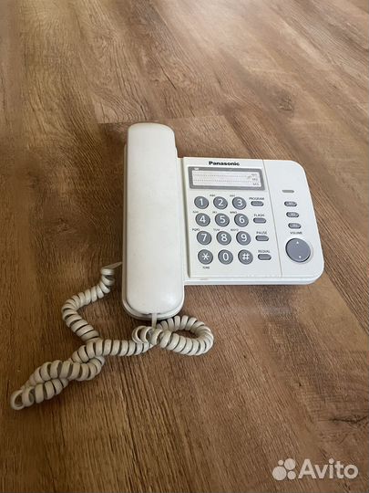 Домашний телефон Panasonic KX-TS2352RU