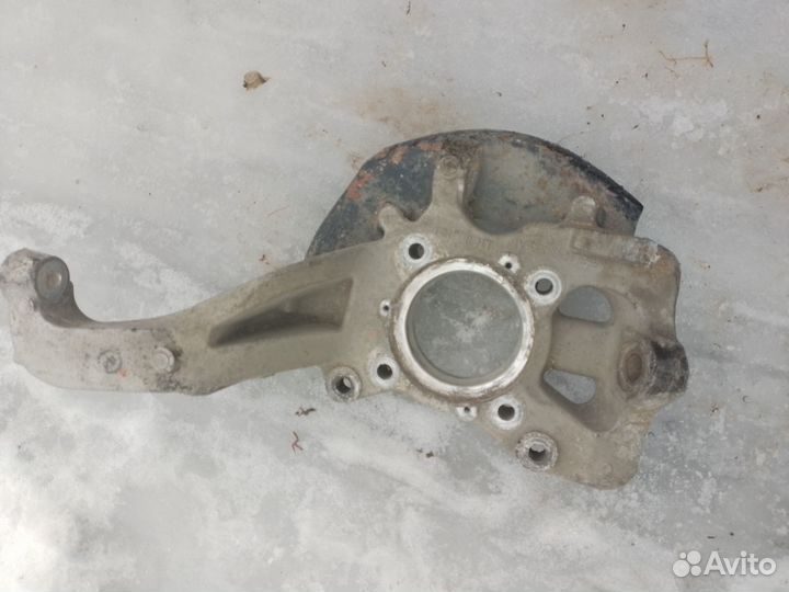 Кулак поворотный левый Ford Expedition