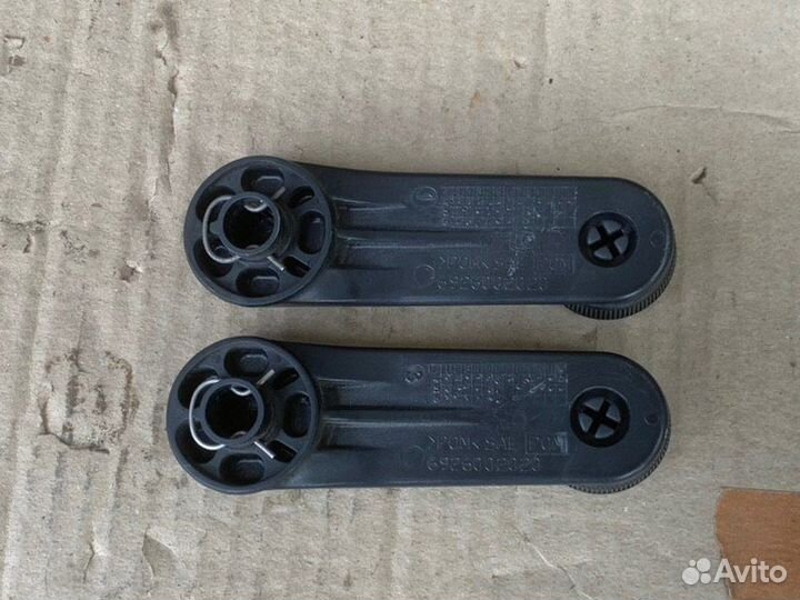 Ручка стеклоподъемника задняя Toyota Avensis 2