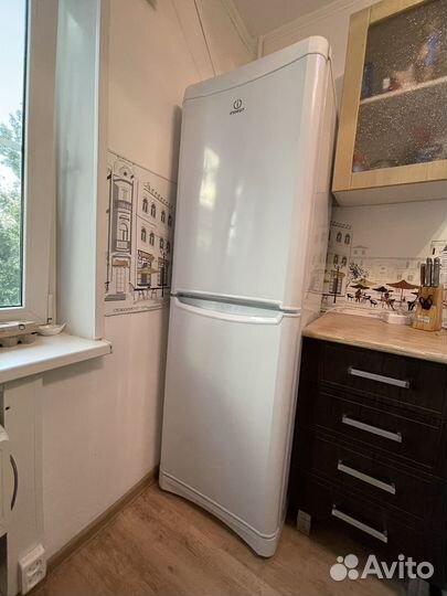 Холодильник indesit